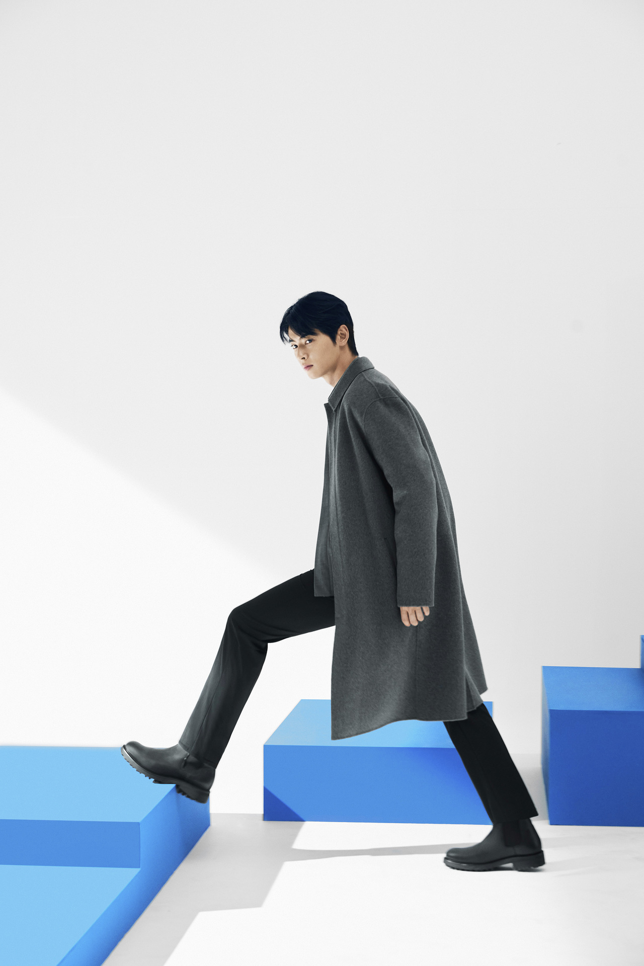 차은우 VS 민규, 캘빈클라인 겨울 아우터 스타일 맞대결 2536-Image